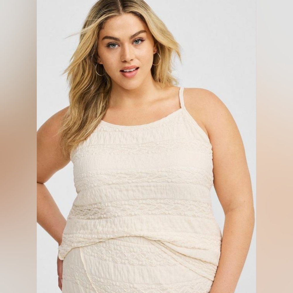 Torrid Lace Scoop Neck Cropped Cami M/L Sz 10